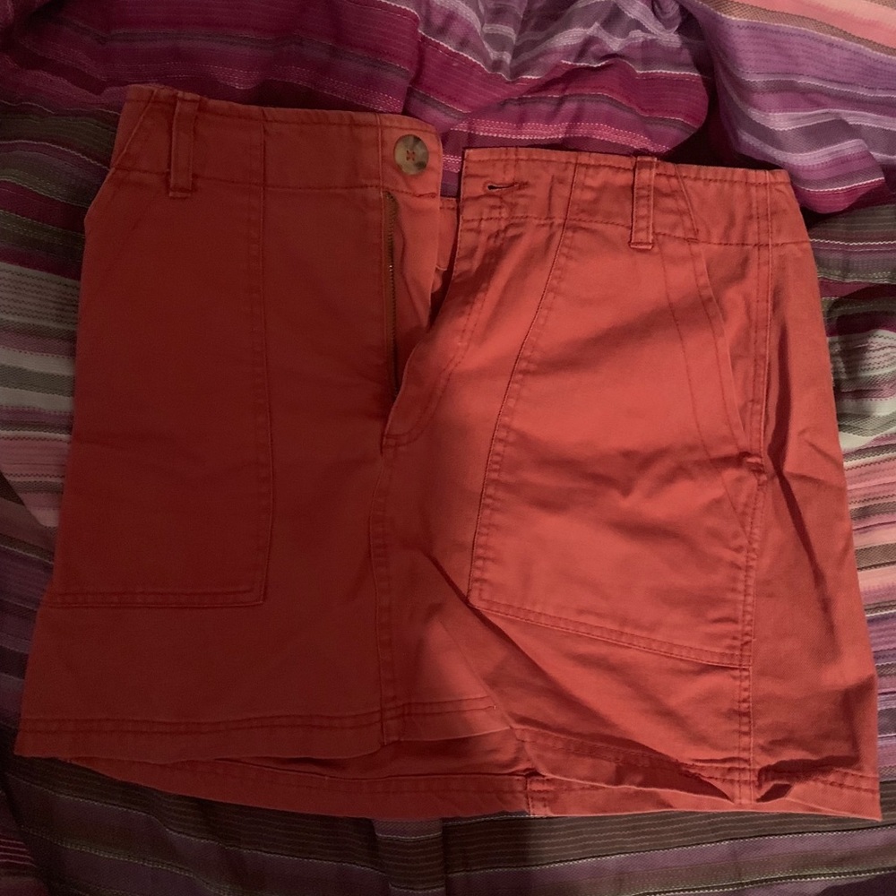 Forever 21 cargo skirt with pockets
